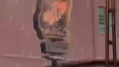 Hatay’ın Antakya ilçesinde elektrik kablolarında meydana gelen ardışık patlamalar mahalle