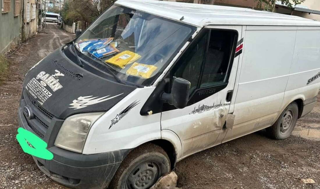 İskenderun’un Bekbele Mahallesi’nde altyapı ve doğal gaz çalışmaları sırasında açılan