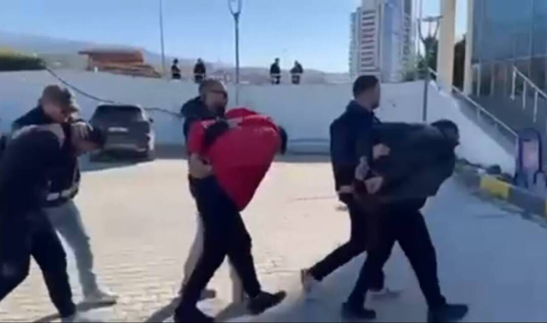 Hatay Emniyet Müdürlüğü ekiplerinin yürüttüğü kapsamlı çalışmalar sonucunda, aranan şahıslar