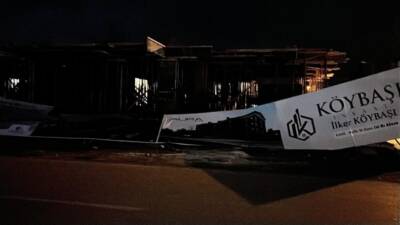 Hatay’da gece boyunca etkili olan şiddetli fırtına, özellikle Akdeniz’e kıyısı