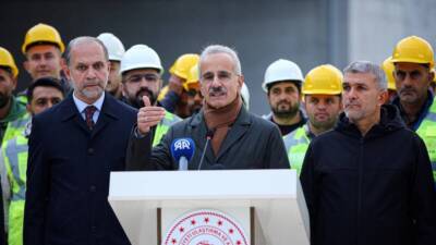 Ulaştırma ve Altyapı Bakanı Abdulkadir Uraloğlu, Hatay’da yapımı devam eden