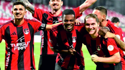 Vanspor FK, sahasında konuk ettiği Hatayspor’u 4-0 mağlup ederek üst