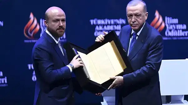 AKP’li Cumhurbaşkanı Recep Tayyip Erdoğan’ın oğlu, İlim Yayma Vakfı Mütevelli