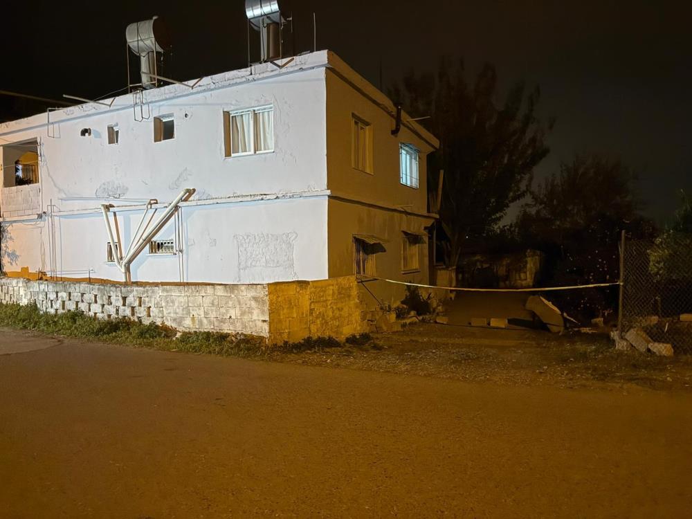 Hatay’ın Erzin ilçesine bağlı Gökdere Mahallesi’nde akşam saatlerinde ortaya çıkan