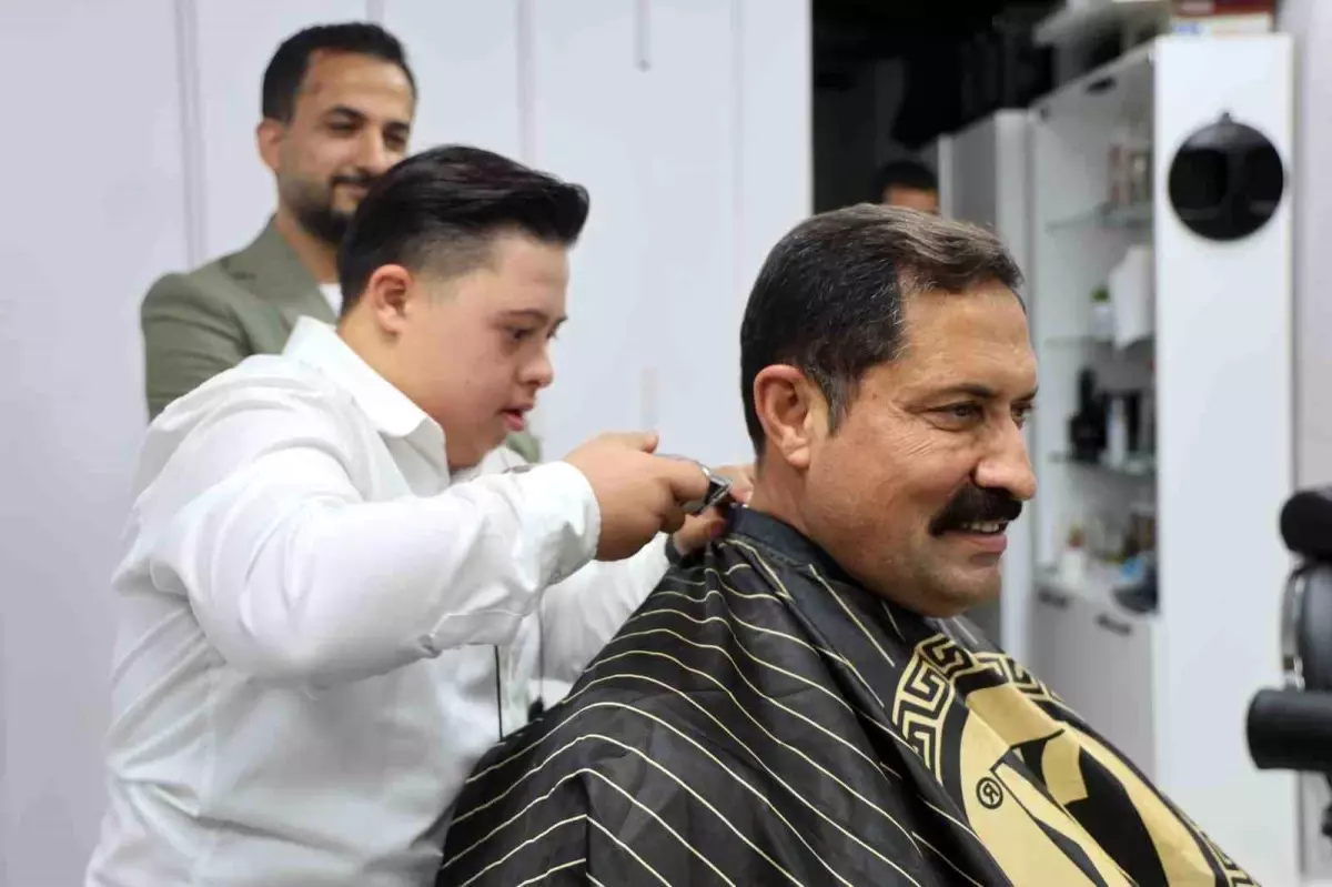 Hatay’da 3 Aralık Dünya Engelliler Günü, down sendromlu genç kuaför