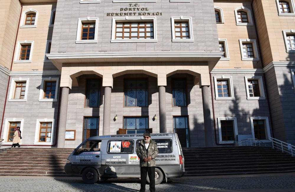 Hatay’ın Dörtyol ilçesinin damaklarda iz bırakan mandalinasını sınır hattında görev