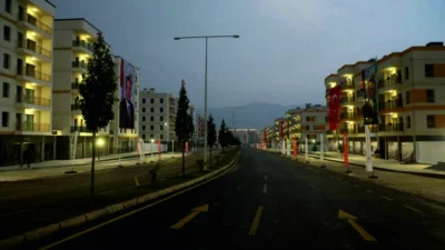 Kahramanmaraş merkezli depremlerde tamamen yıkılan Emek Mahallesi, yürütülen yoğun inşa