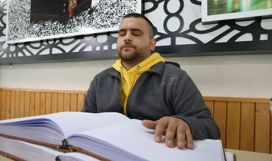 Hatay’ın Belen ilçesinde görme engelli hafız Abdulkadir Akdağ, Braille alfabesiyle