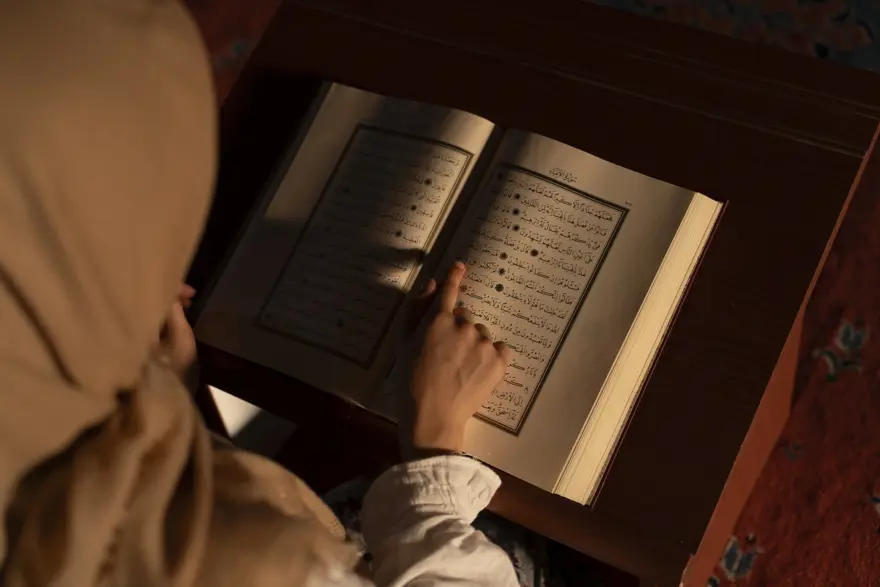 Sosyal medyada ve WhatsApp gruplarında paylaşılan kandil mesajlarıyla birlikte vatandaşlar,