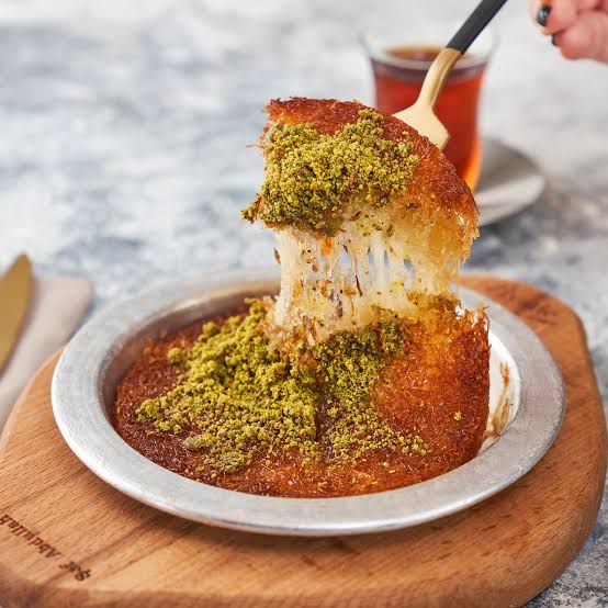 TasteAtlas duyurdu: “Antakya Künefesi dünya zirvesinde” Dünya gastronomi otoritelerinden TasteAtlas, 2026 yılı için hazırladığı “Dünyanın En