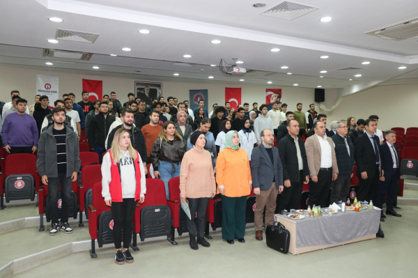 Genç Mühendisler Yeşil Dönüşümün Rotasını İSTE ’de Çizdi İskenderun Teknik Üniversitesi’nde (İSTE), Gençlik Hizmetleri Genel Müdürlüğü tarafından yürütülen