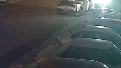 Hatay’ın İskenderun ilçesinde gece saatlerinde etkisini artıran kuvvetli fırtına, ilginç