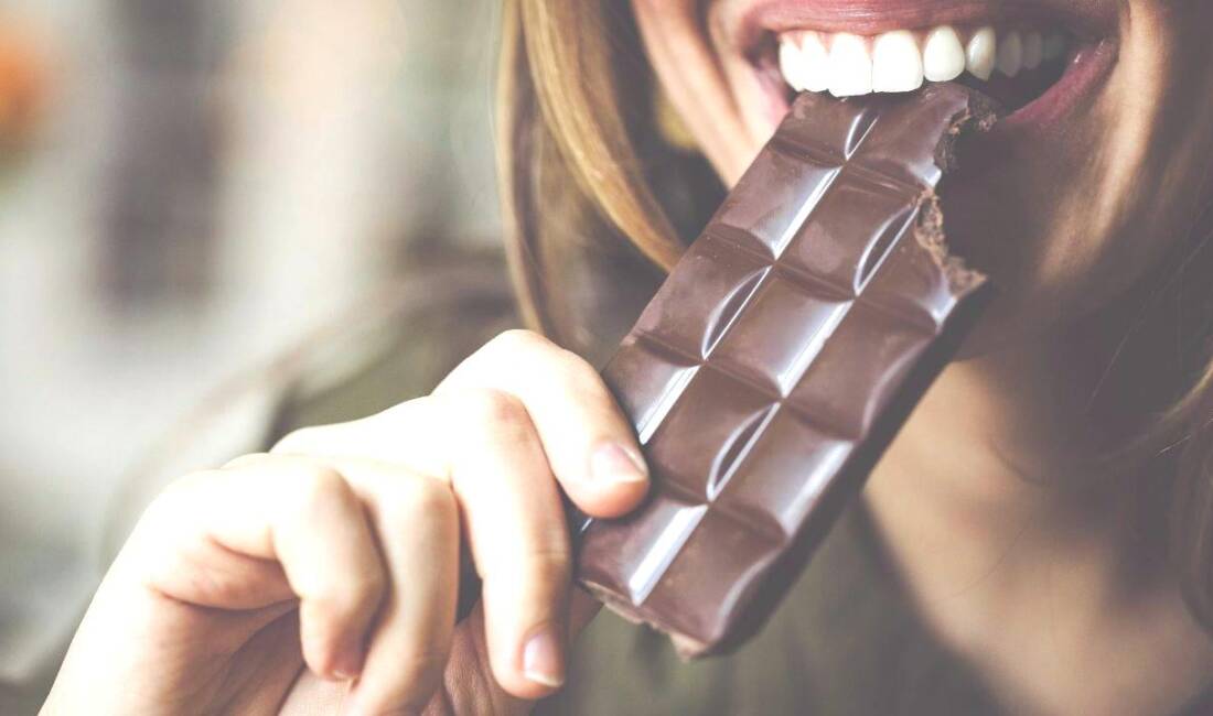 Mide Yanmasına İyi ve Kötü Gelen Yiyecekler Neler? Mide yanmasına iyi ve kötü gelen yiyecekleri keşfedin; belirtileri azaltan