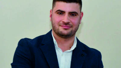 Hatay Mustafa Kemal Üniversitesi öğrencisi Samandağlı Yusuf Çapar, hayvan gübresi