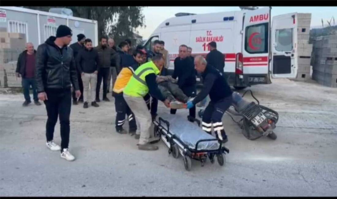 Samandağ’da motosiklet kazası hastanede bitti Hatay’ın Samandağ ilçesinde motosikletin yayaya çarpması sonucu 2 kişi yaralandı.
