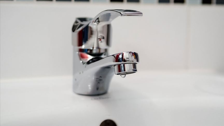 Hatay’ın Samandağ ilçesine bağlı Karaçay Mahallesi’nde, şehir içi şebekeden akan