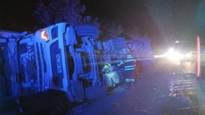 Hatay’ın Kırıkhan ilçesinde meydana gelen trafik kazasında, sürücüsünün kontrolünü kaybettiği