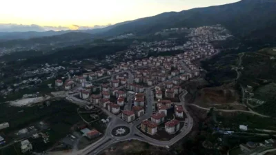 Deprem sonrası yeniden yapılanma sürecinin hız kazandığı Hatay’da, Toroslar EDAŞ,