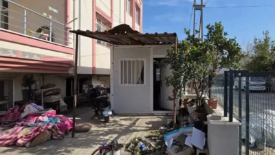 Hatay’ın Samandağ ilçesinde 17 yaşındaki bir kız çocuğu, kaldığı konteynerde