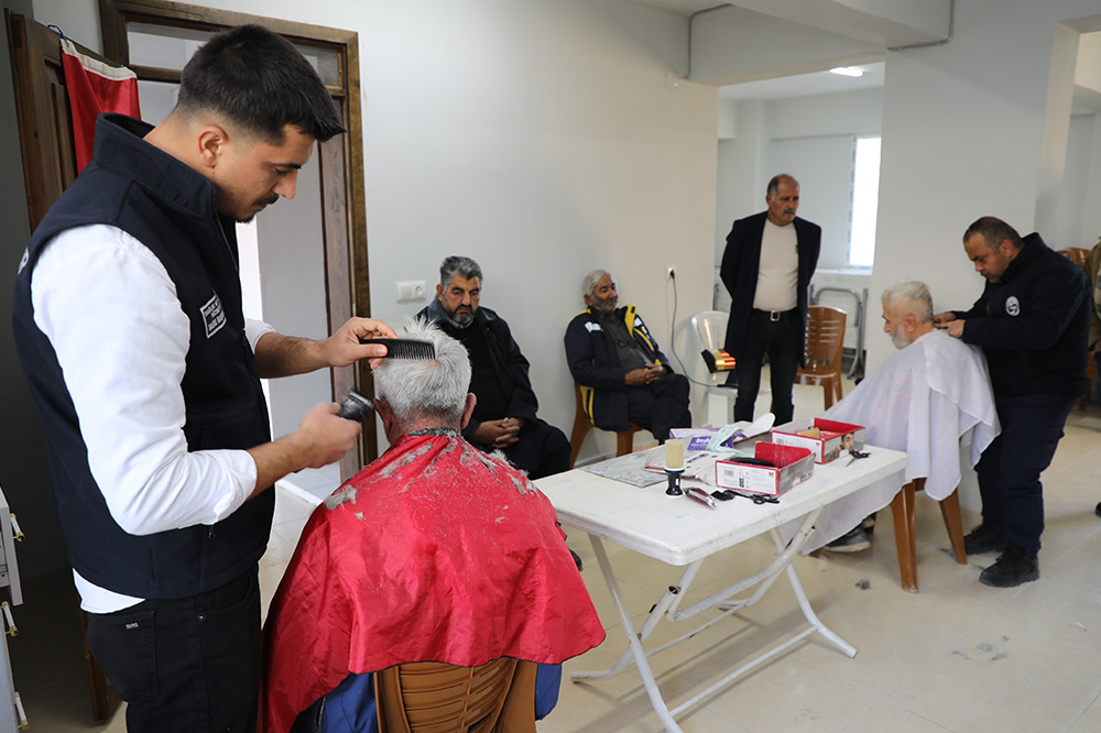 Hatay Büyükşehir Belediyesi (HBB), sosyal belediyecilik anlayışıyla yürüttüğü hizmetlerine aralıksız