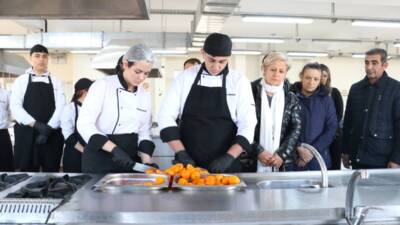 Hatay’da üreticilerin mandalinaya katma değer kazandırmasına destek olmak amacıyla meslek