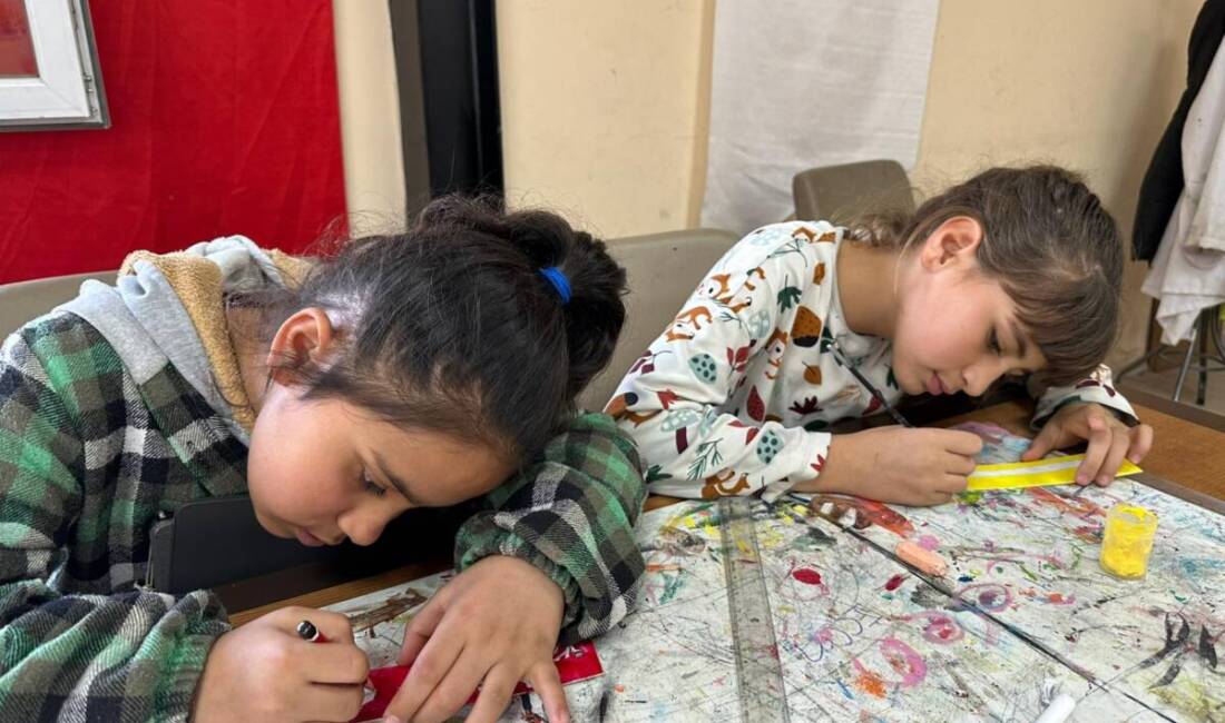 Aydın Gençlik Merkezi öğrencileri, kendi elleriyle hazırladıkları yeni yıl mesajı