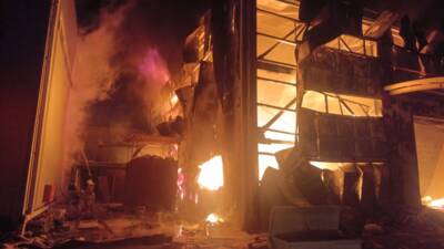 Antakya ilçesinde bir sünger deposunda çıkan yangın, kısa süreli paniğe