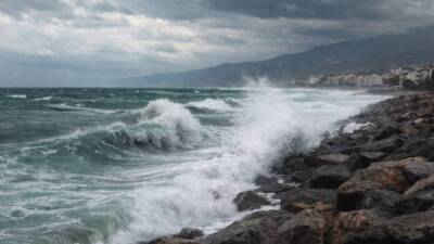 Hatay Valiliği, Doğu Akdeniz’de beklenen fırtına nedeniyle meteorolojik uyarı yayımladı.
