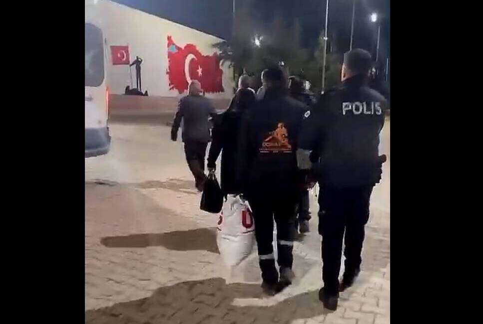 Hatay Emniyet Müdürlüğü ekipleri, aranan şahısların yakalanmasına yönelik yürüttükleri çalışmalar