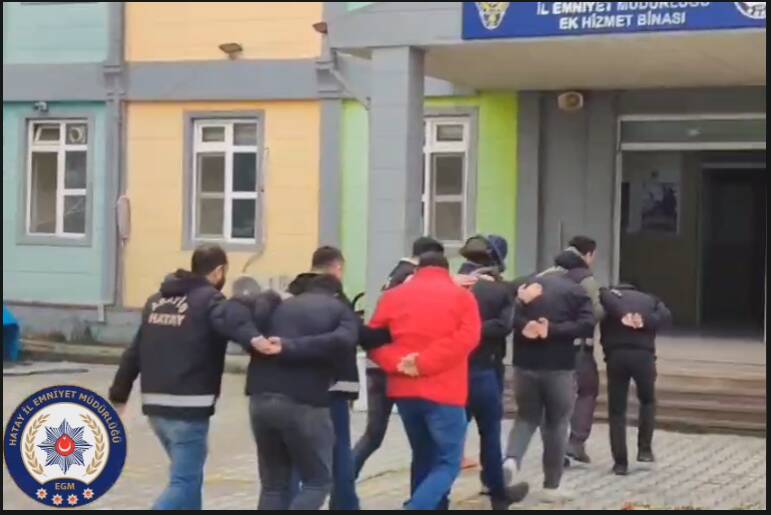 Hatay Emniyet Müdürlüğü ekipleri tarafından il genelinde düzenlenen kapsamlı operasyonlarda,