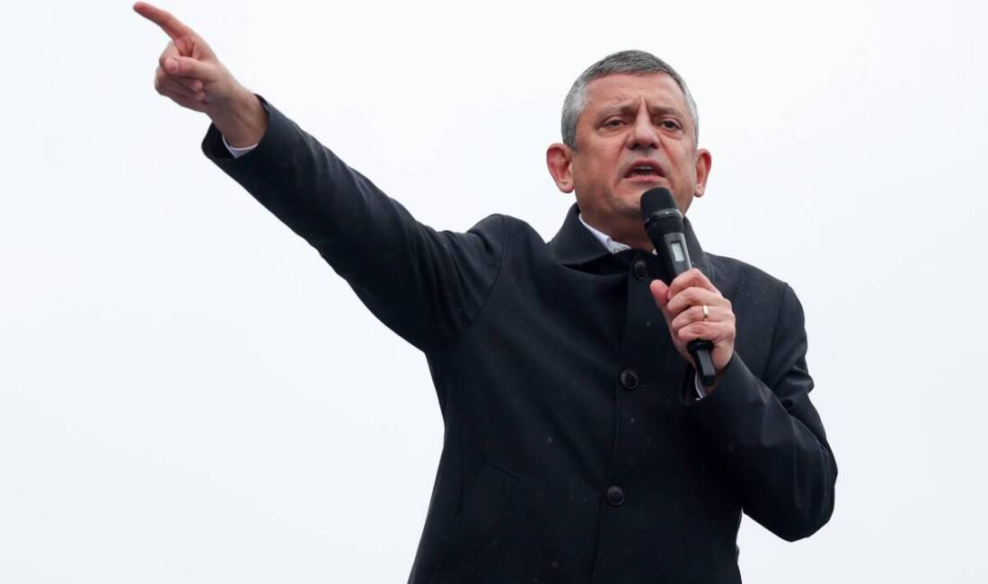 &nbsp; Hatay’da yoğun katılımla gerçekleşen CHP mitingi, yağmur altında yapıldı.