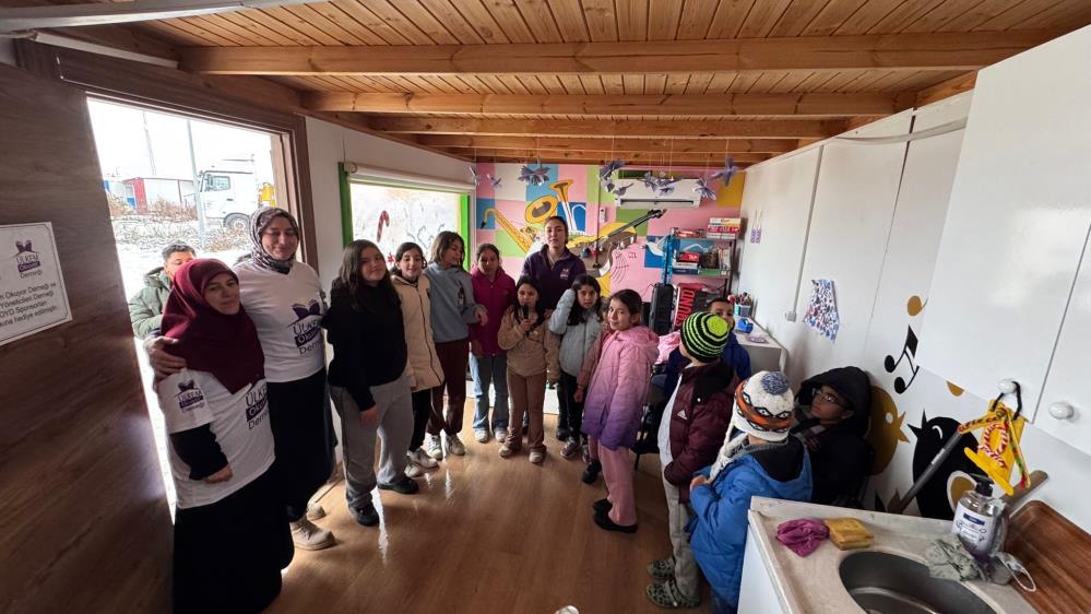 Hatay’da depremzede çocukların hayata tutunmasına katkı sunmak amacıyla yürütülen çalışmalar