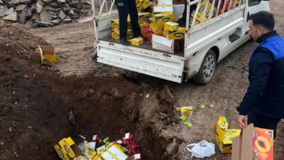 Hatay’ın Reyhanlı ilçesinde okul çevrelerinde faaliyet gösteren işletmelere yönelik yapılan