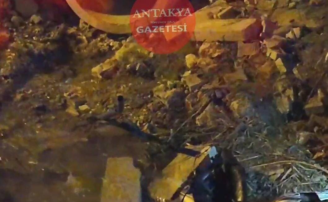 &nbsp; Hatay’ın Antakya ilçesinde, Dericiler Sitesi Kavşağı’nda meydana gelen trafik