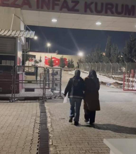 &nbsp; Hatay’ın Kumlu ilçesinde aranan şahısların yakalanmasına yönelik sürdürülen çalışmalar
