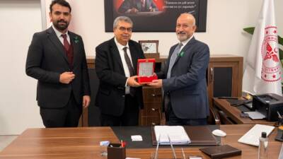 Arsuz Devlet Hastanesi’nde başhekimlik görevi düzenlenen törenle devredildi. Törende, önceki