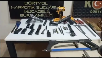 Hatay Emniyet Müdürlüğü ekipleri, kaçakçılıkla mücadele kapsamında Dörtyol ilçesinde yürüttükleri