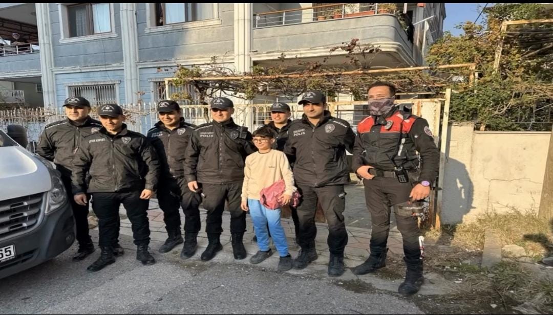 İskenderun İlçe Emniyet Müdürlüğü’nde görevli polis memurları, Muhammed Eymen Anük