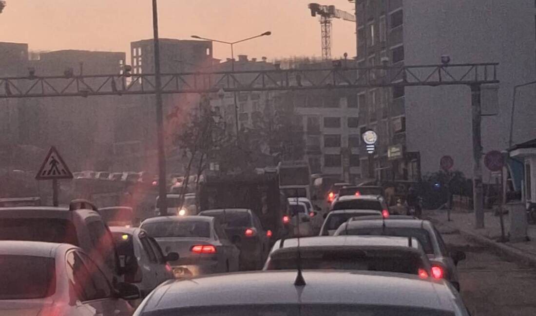 Defne Uğur Mumcu Bulvarı’nın kapatılması sonrası Çekmece Mahallesi’nden kullanılan alternatif