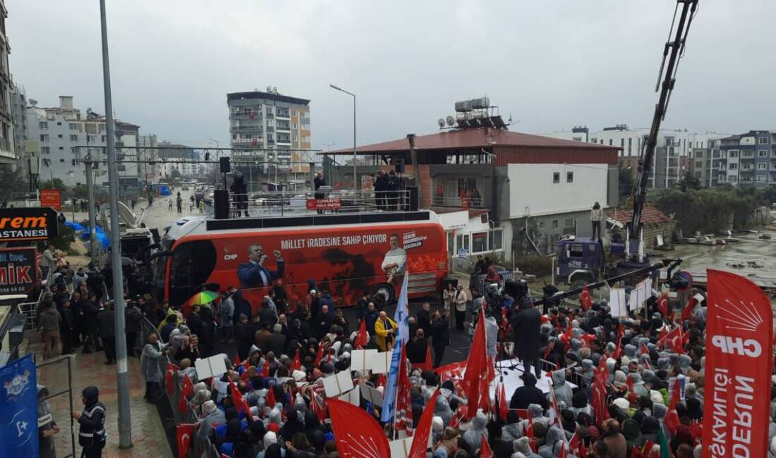 Cumhuriyet Halk Partisi Genel Başkanı Özgür Özel’in katılımıyla Çekmece Kavşağı’nda