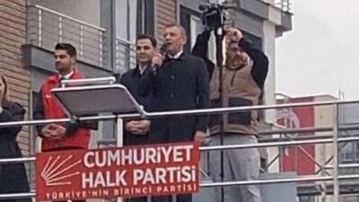 Cumhuriyet Halk Partisi Genel Başkanı Özgür Özel, Defne’de düzenlenen mitingde