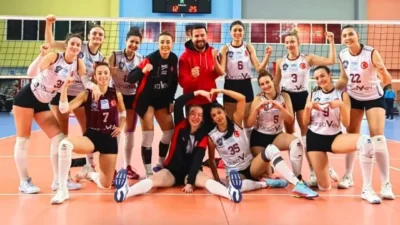 Hatay Kadın Voleybol Takımı, ligdeki son maçında Tarsus Amerikan Koleji