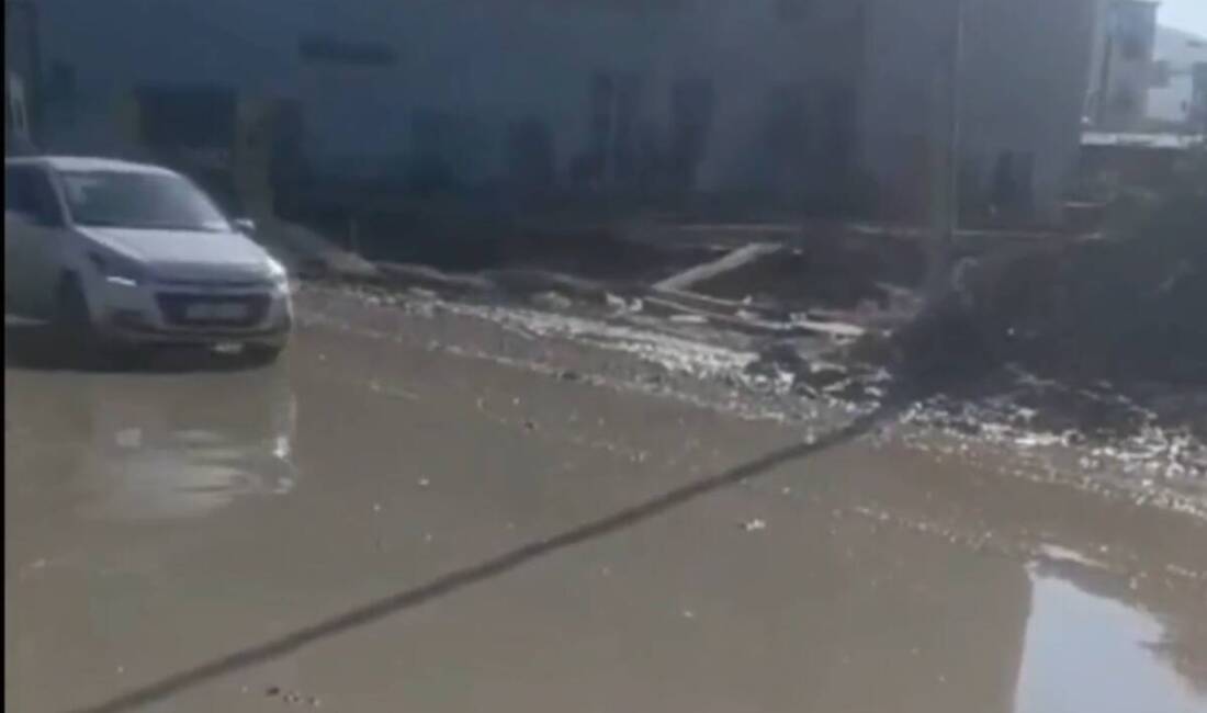 Hatay’ın Defne ilçesine bağlı Çekmece Mahallesi’nde altyapı sorunları tepkilerin odağına