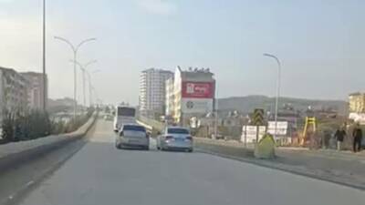 Hatay’da trafikte tehlikeli anlara neden olan bir sürücünün kuralları hiçe