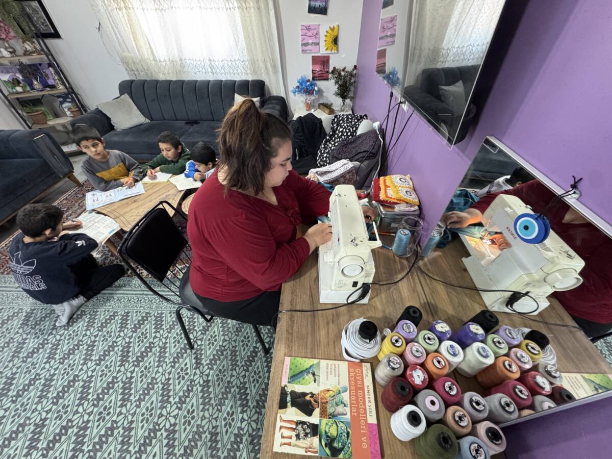 Hatay’da 6 Şubat 2023’teki depremlerde yıkılan evlerinin yerine hayırseverlerce yaptırılan