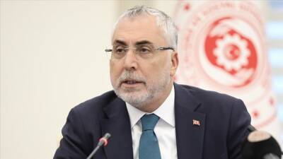 Çalışma ve Sosyal Güvenlik Bakanı Prof. Dr. Vedat Işıkhan, engelli