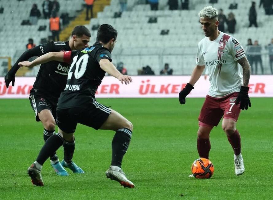 Hatayspor’un eski futbolcularından Rúben Ribeiro ile yeniden anlaşabileceği iddia edildi.