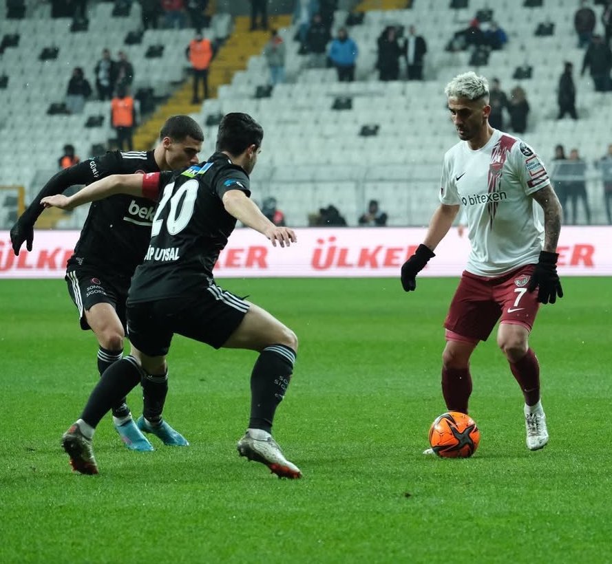 Hatayspor’un eski futbolcularından Rúben Ribeiro ile yeniden anlaşabileceği iddia edildi.