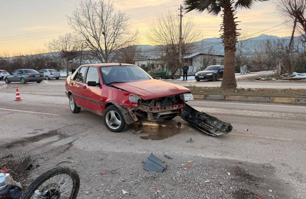 Hatay’ın Hassa ilçesinde meydana gelen trafik kazasında motosiklet sürücüsü yaralandı.