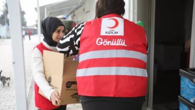 Türk Kızılay Hatay Şubesi, Antakya ilçesinde yaşayan depremzedelere hijyen kolisi